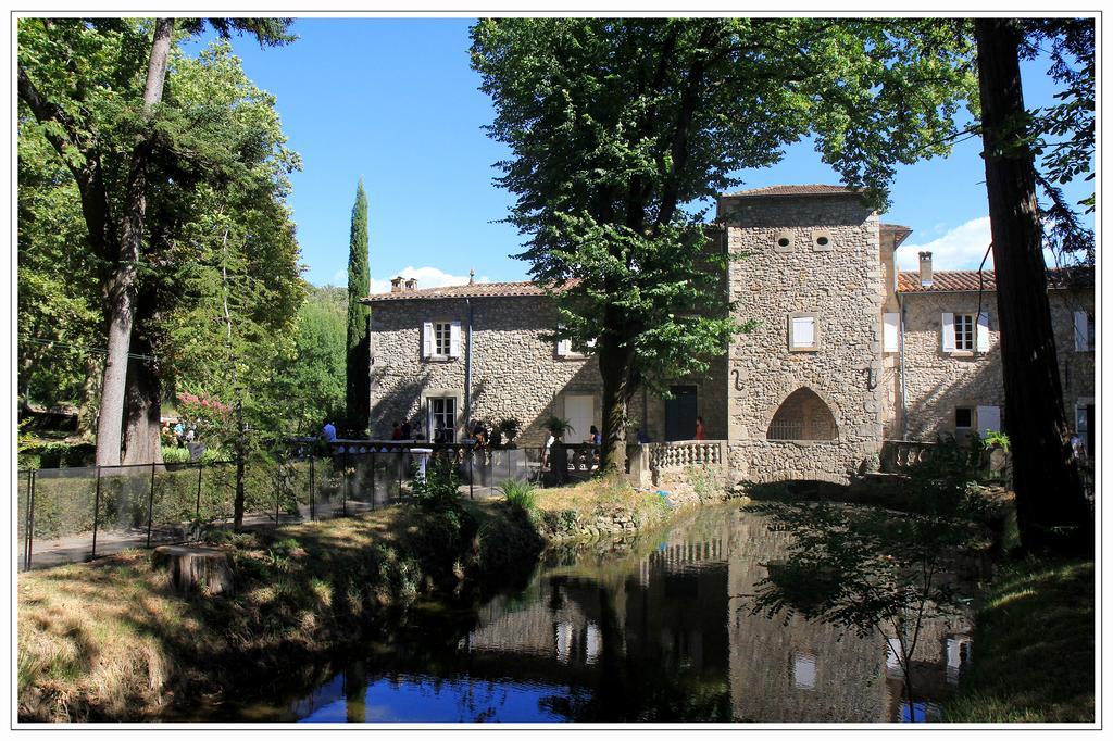 Hotel Domaine De Saint Charles Les Plans Exterior foto